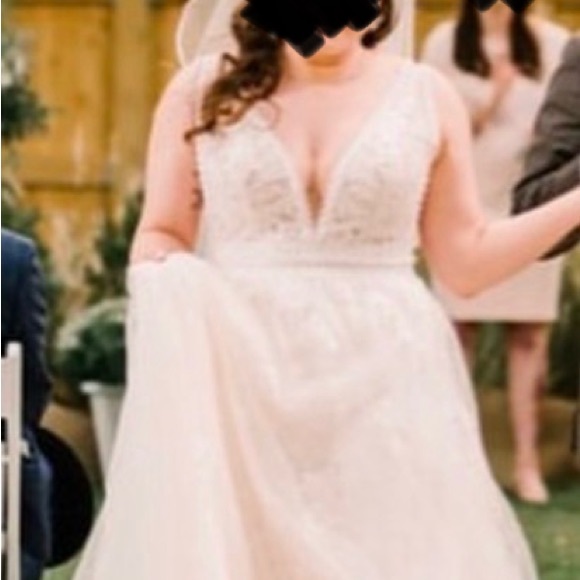 Wedding Dress + Veil Bundle – Size 16 – Excellent Condition